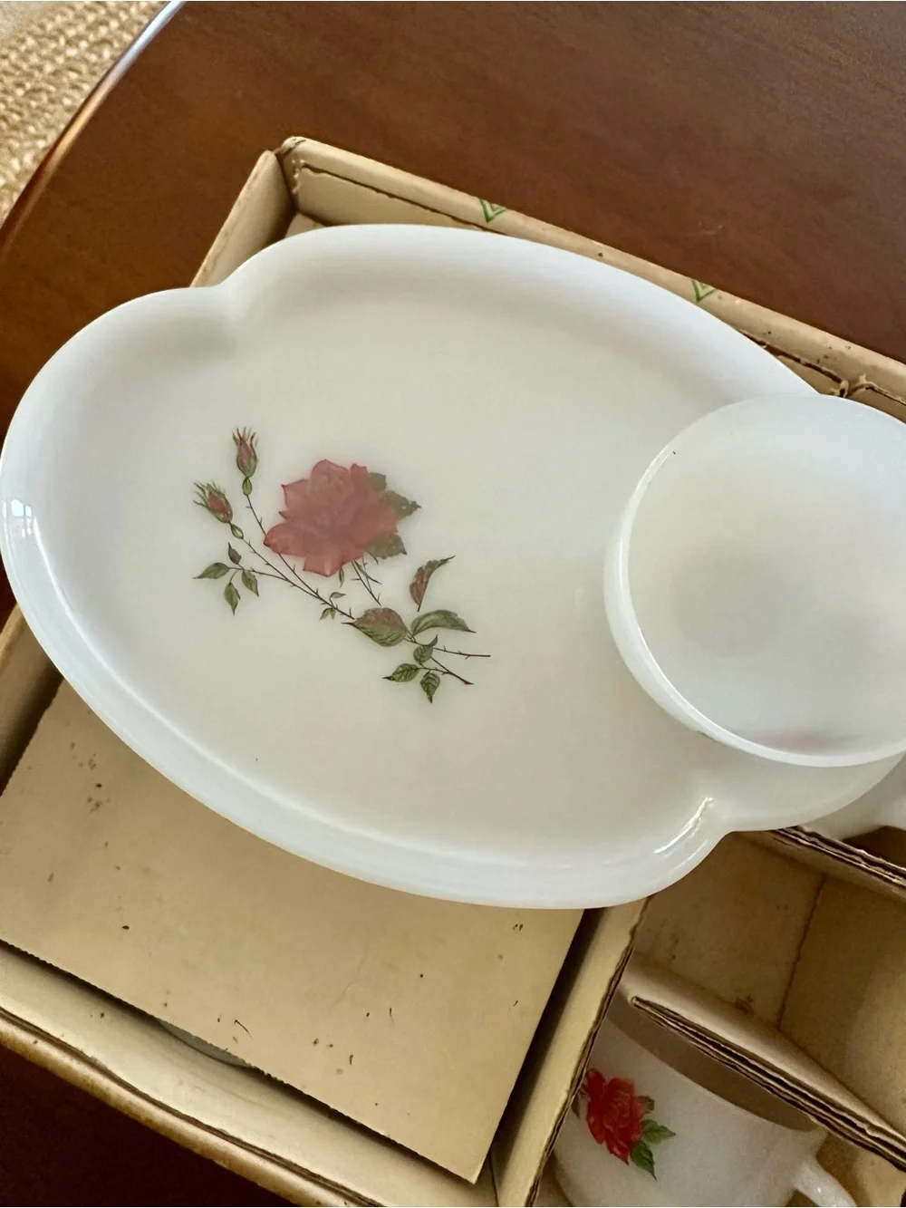 Vintage Federal Glass “Rosecrest” Milk Glass 8pc Snack Set Set